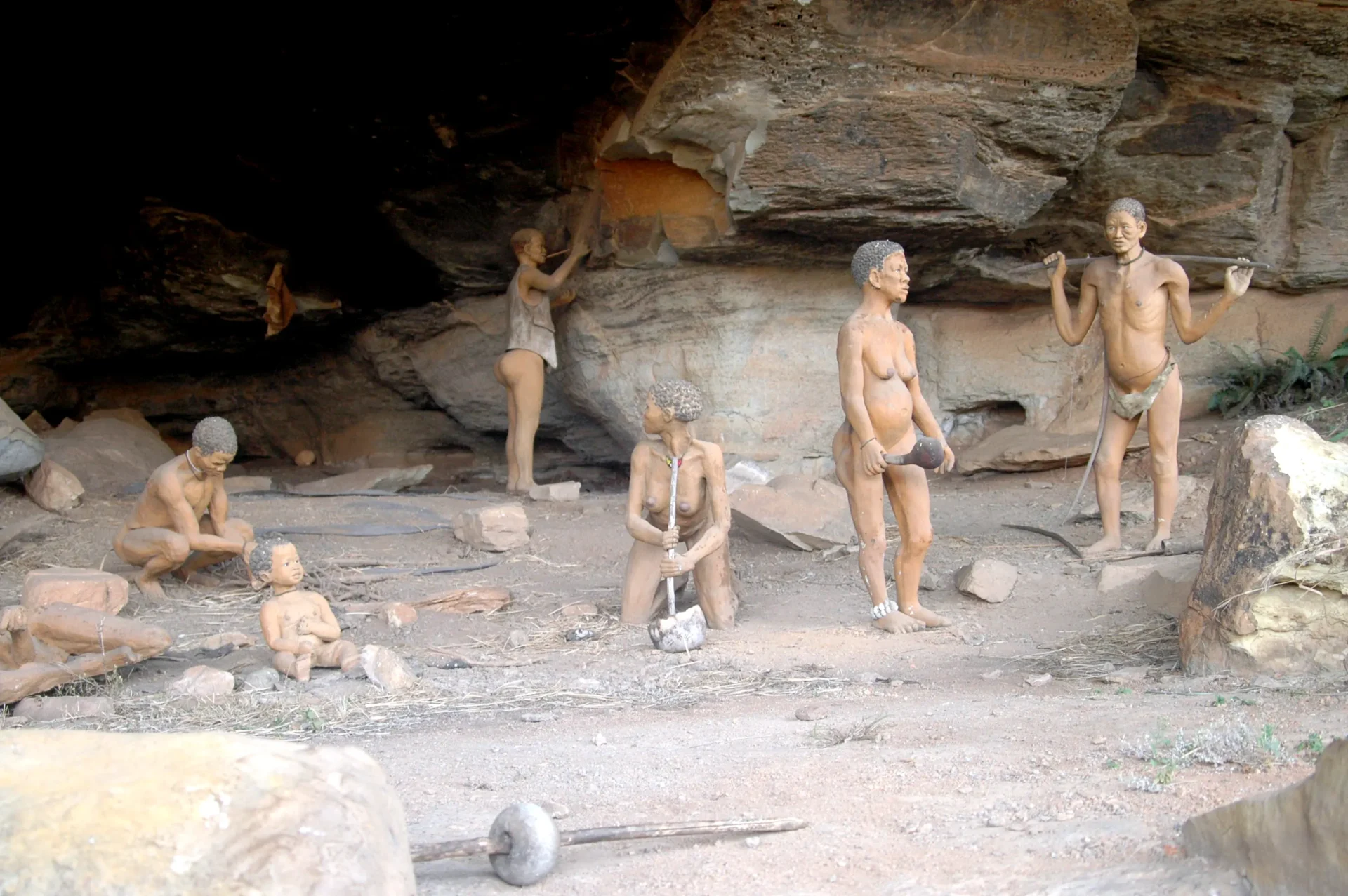 Drakensberg Giants Castle and Mandela Capture Site Day Tour From
